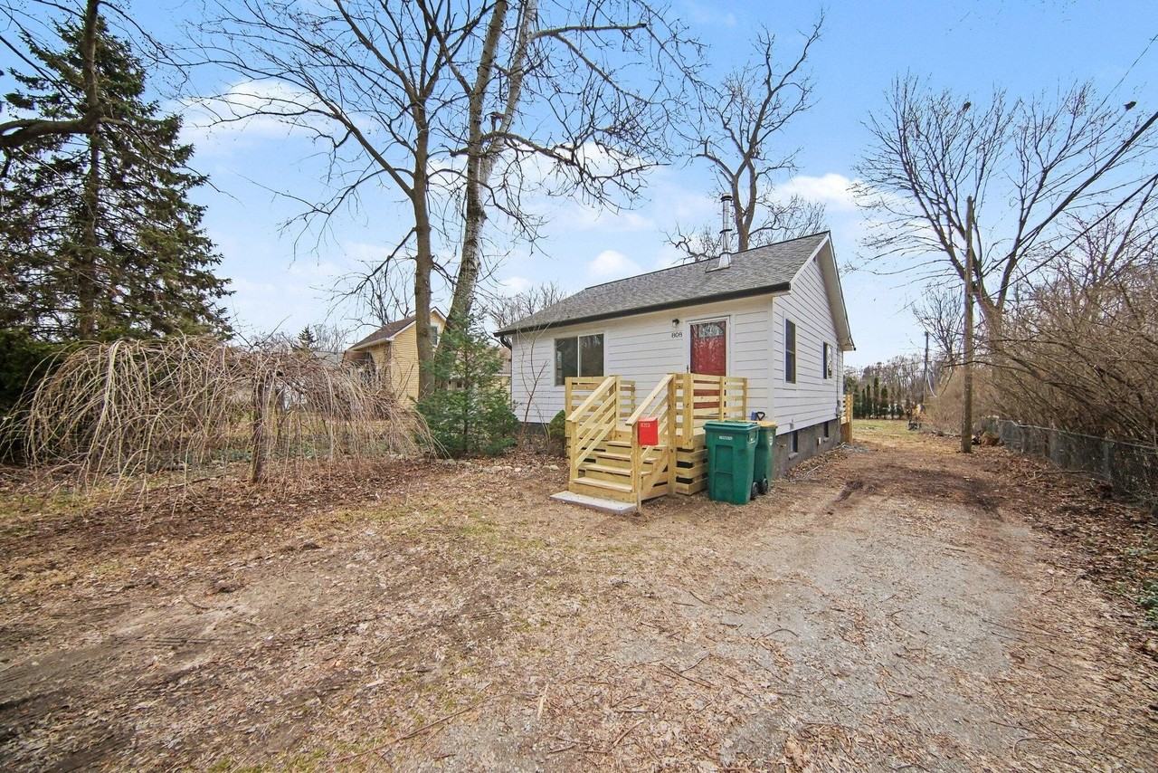 808 E Cross St - Photo 3 of 18