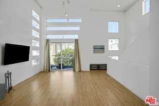 120 Fleet St #A - Photo 3 of 8