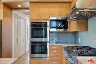 2301 10th St #3 - Photo 5 of 8