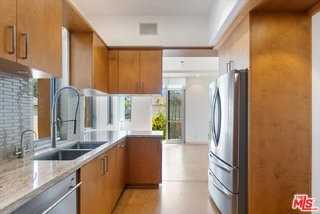 2301 10th St #3 - Photo 7 of 8