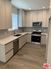 1721 Granville Ave #2 - Photo 2 of 8