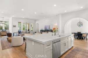 featured image of 6 Castellina Dr