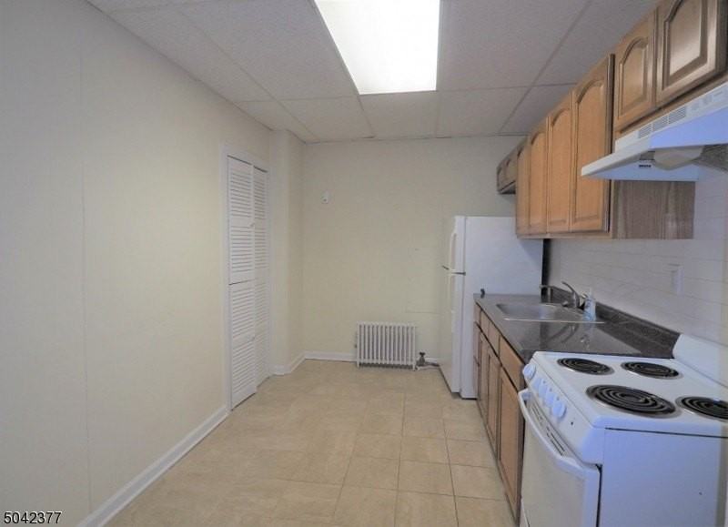 10 Waverly Pl #5 - Photo 2 of 4