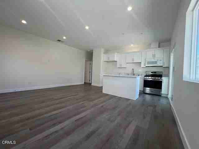 10507 Helendale Ave - Photo 5 of 8