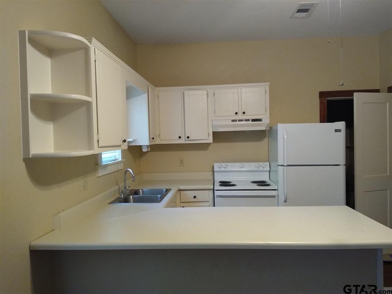 637 S Chilton Ave Apt B - Photo 5 of 12