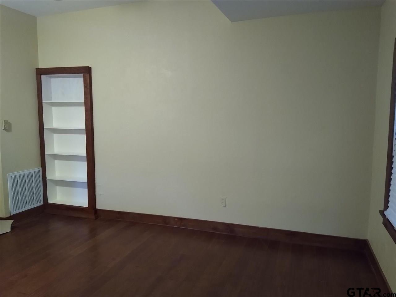 637 S Chilton Ave Apt B - Photo 7 of 12