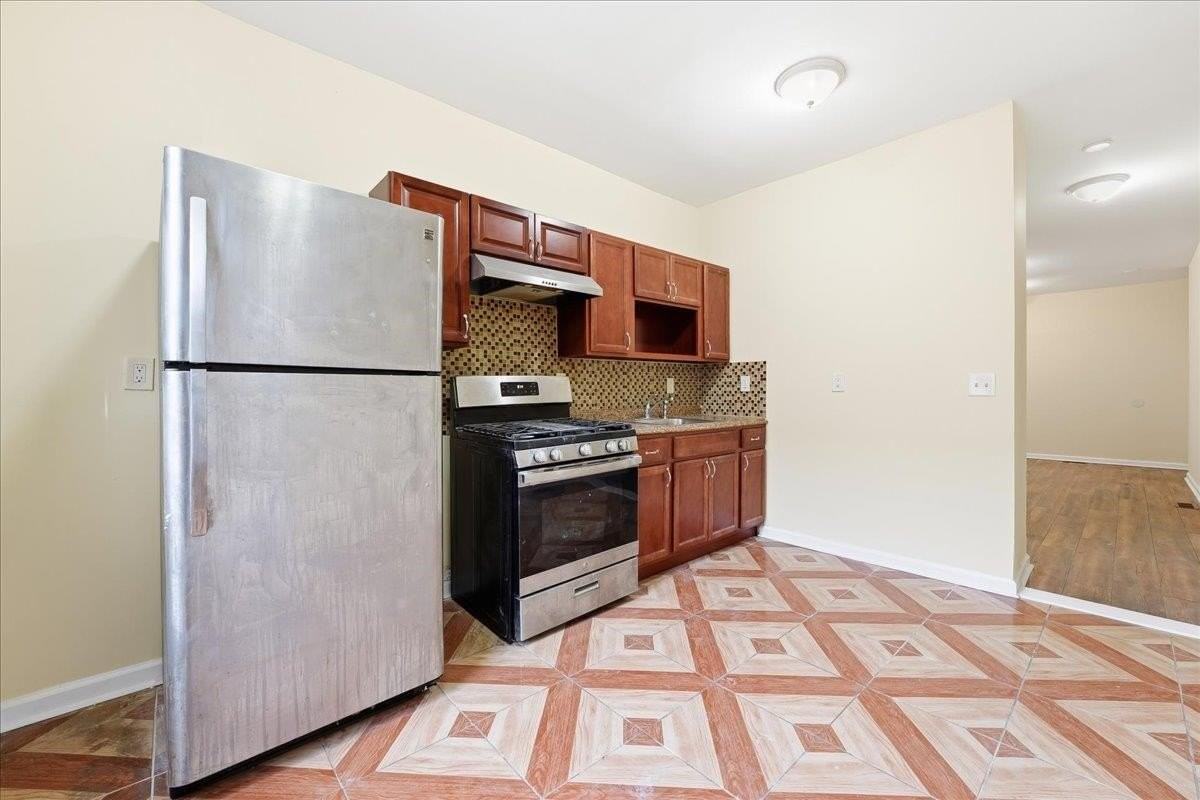 68 Lexington Ave #1 - Photo 2 of 26