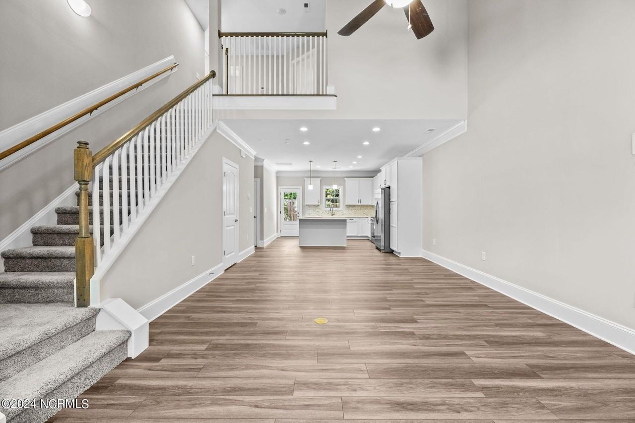 161 Lark Drive unit: 38 - Photo 4 of 33