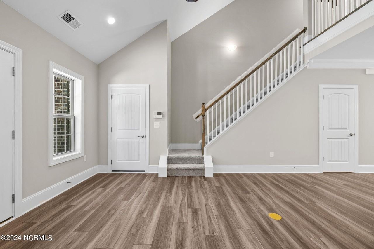 161 Lark Drive unit: 38 - Photo 5 of 33