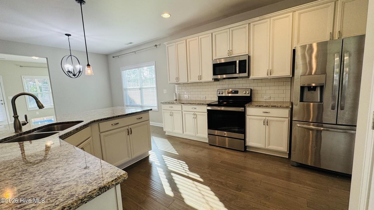 122 Permeta Dr - Photo 4 of 44