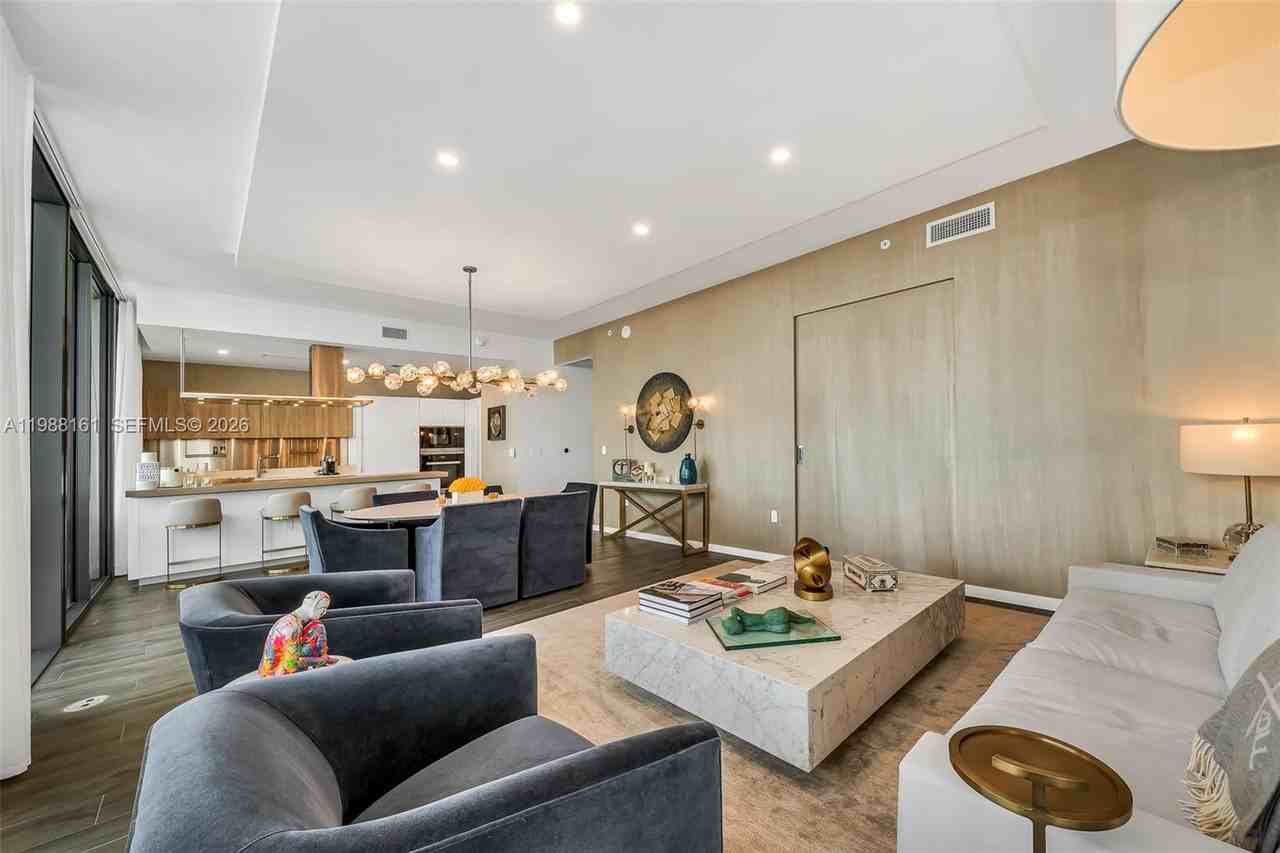 Brickell Plaza & SE 10th St - Photo 7 of 19