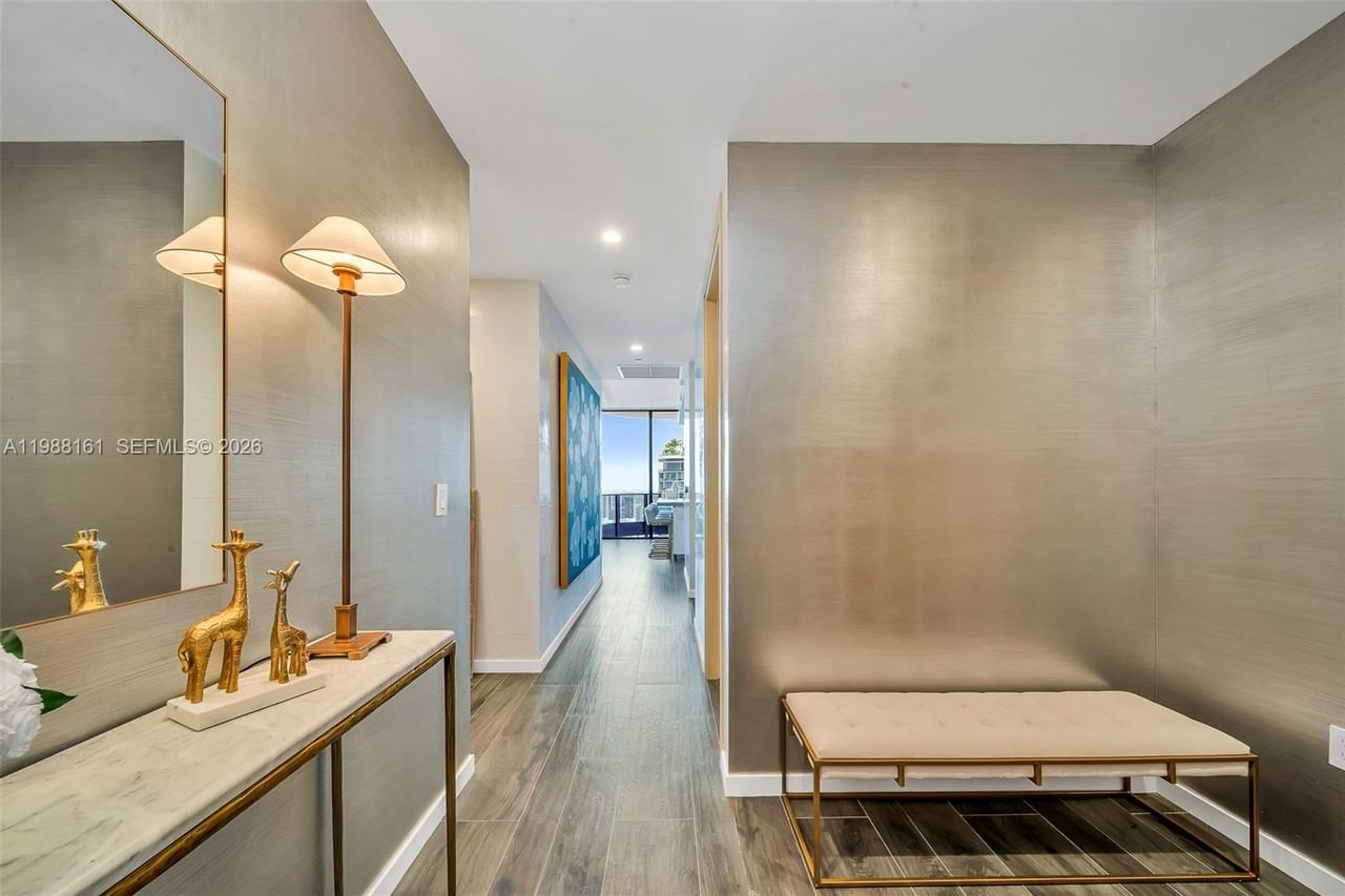 Brickell Plaza & SE 10th St - Photo 3 of 19