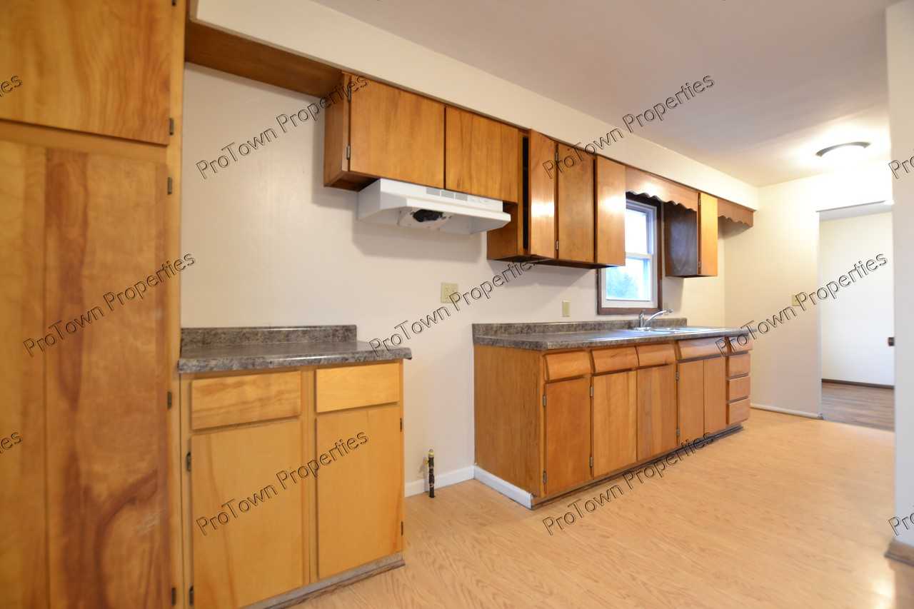 125 Saint Joseph Avenue - Photo 6 of 11