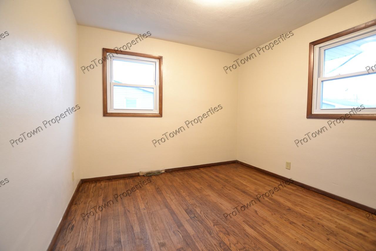 125 Saint Joseph Avenue - Photo 7 of 11