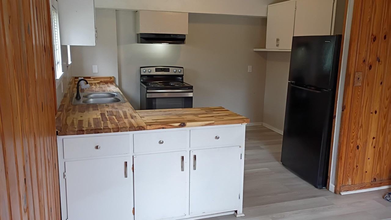 1813 Sibley Rd Apt A - Photo 7 of 13