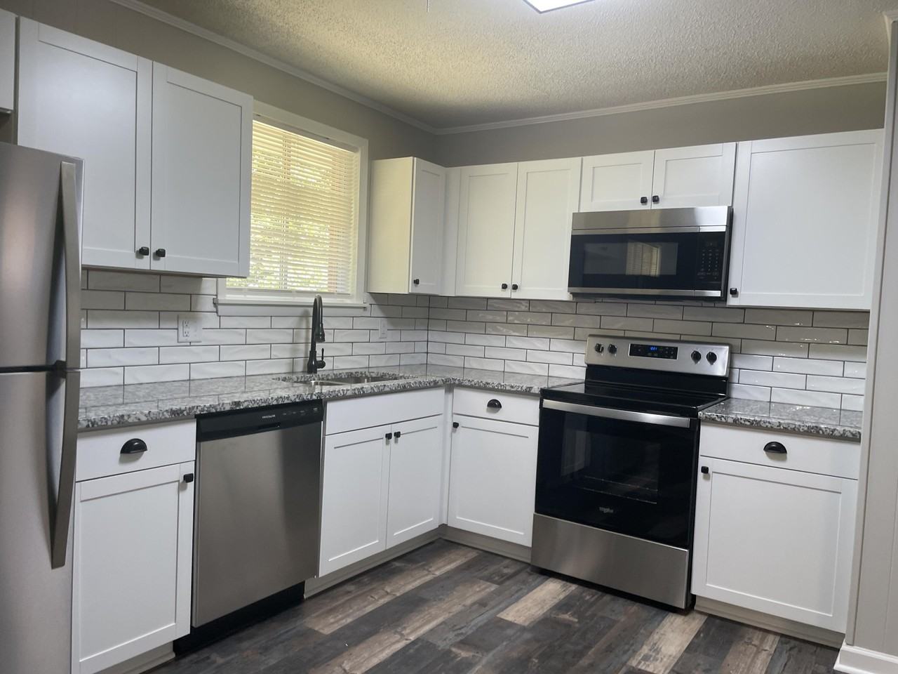 3918 Maddox Rd - Photo 5 of 17