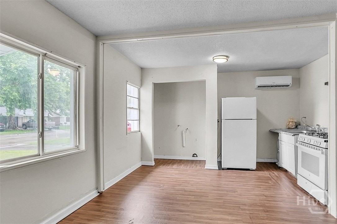 1013 Carroll St - Photo 3 of 23