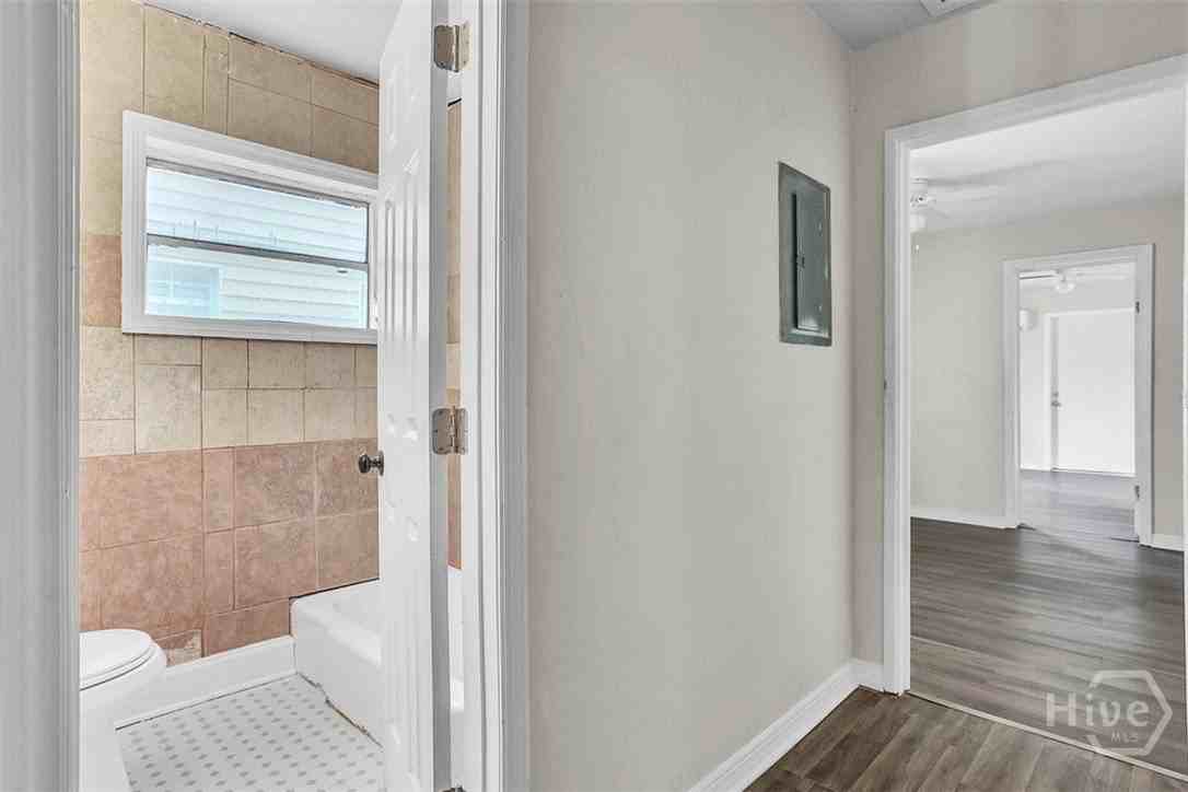 1013 Carroll St - Photo 7 of 23