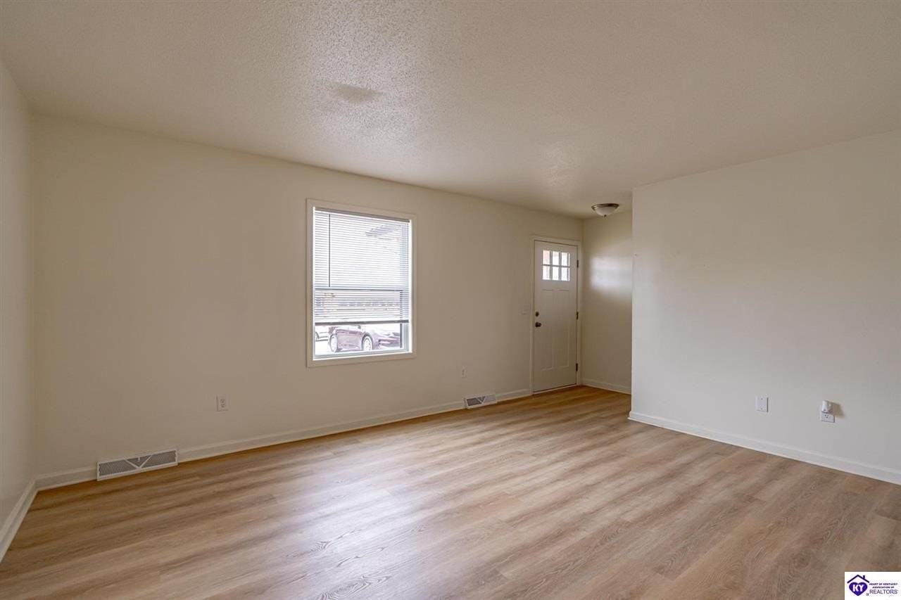 311 Atcher St - Photo 4 of 29