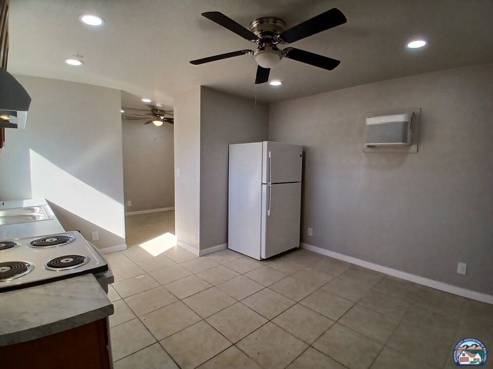 357 W Magnolia St unit: Studio - Photo 3 of 6