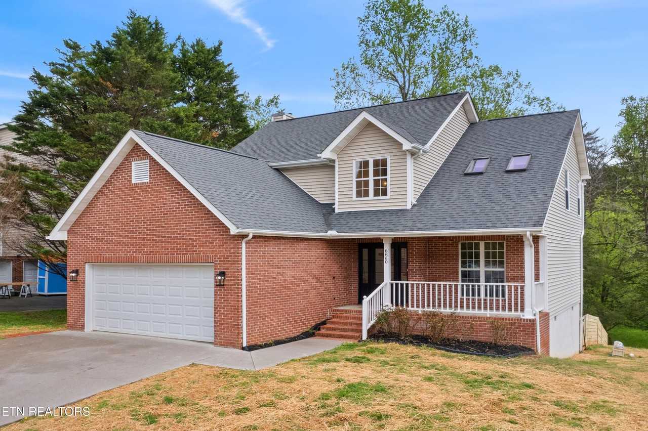 8860 Brucewood Ln - Photo 2 of 50