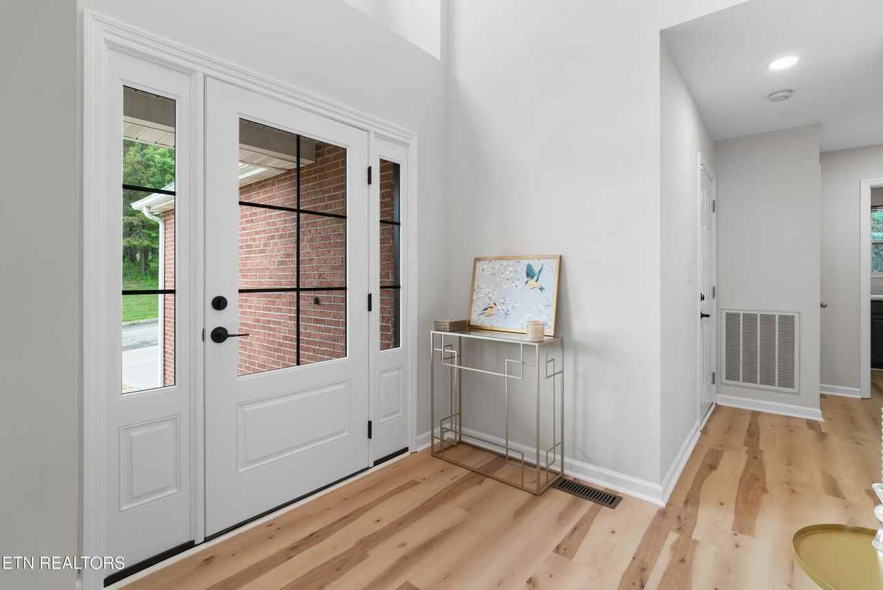 8860 Brucewood Ln - Photo 5 of 50