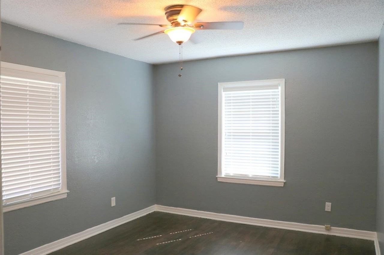 2826 24th St - Photo 5 of 7