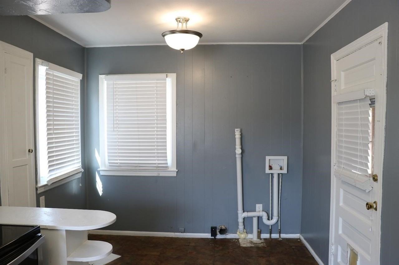 2826 24th St - Photo 6 of 7