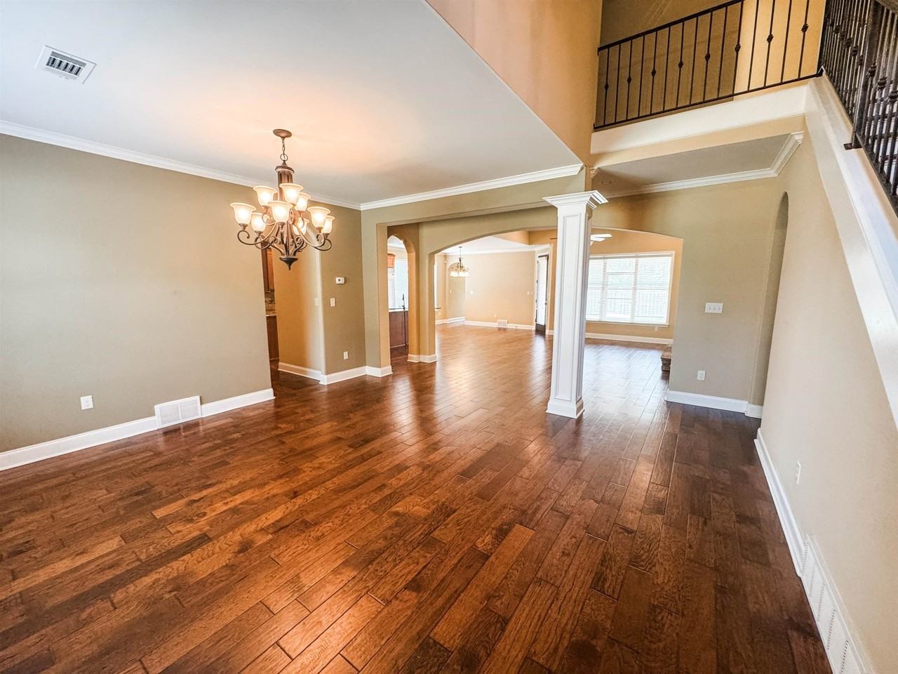 4435 Chestnut Hill Dr - Photo 3 of 23