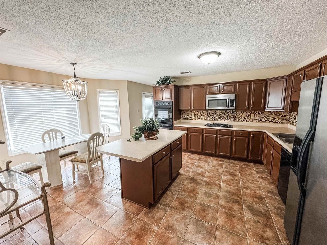 10431 Pilot Rock Rd - Photo 5 of 15