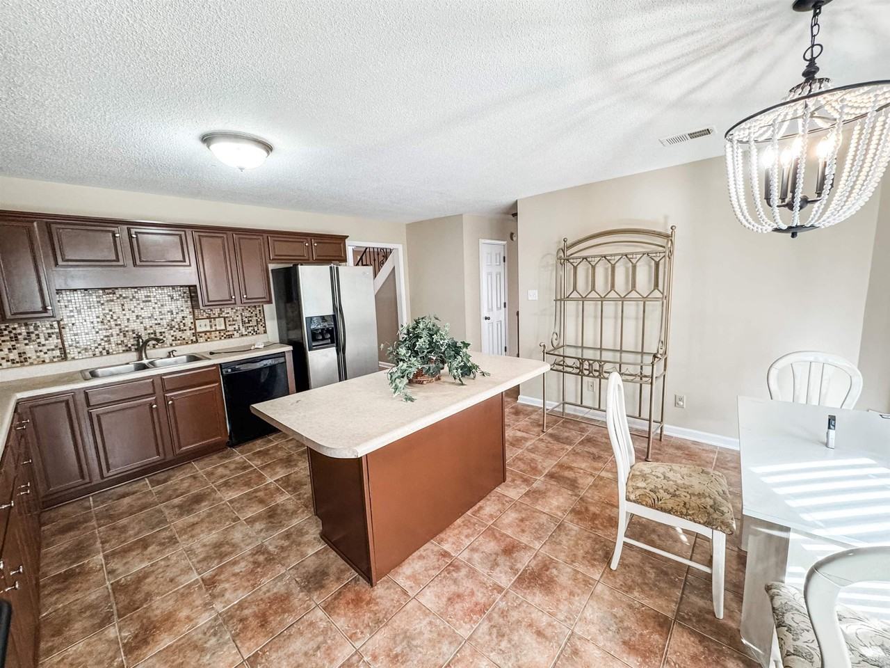 10431 Pilot Rock Rd - Photo 6 of 15