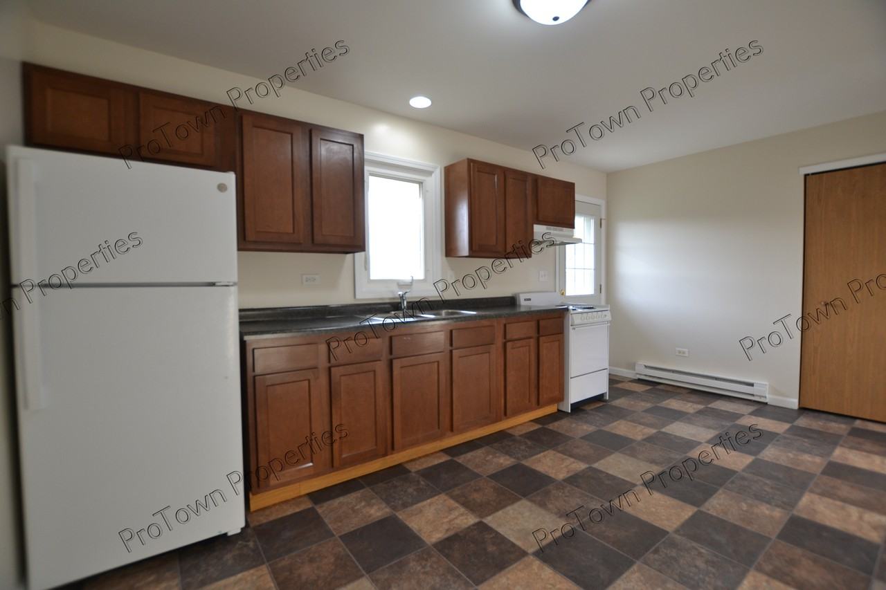 245 West Elm Street #4 - Photo 3 of 8