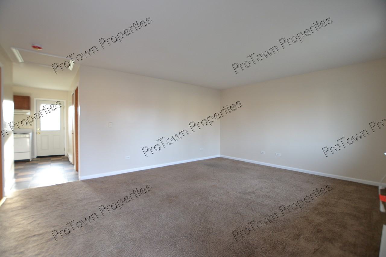 245 West Elm Street #4 - Photo 5 of 8