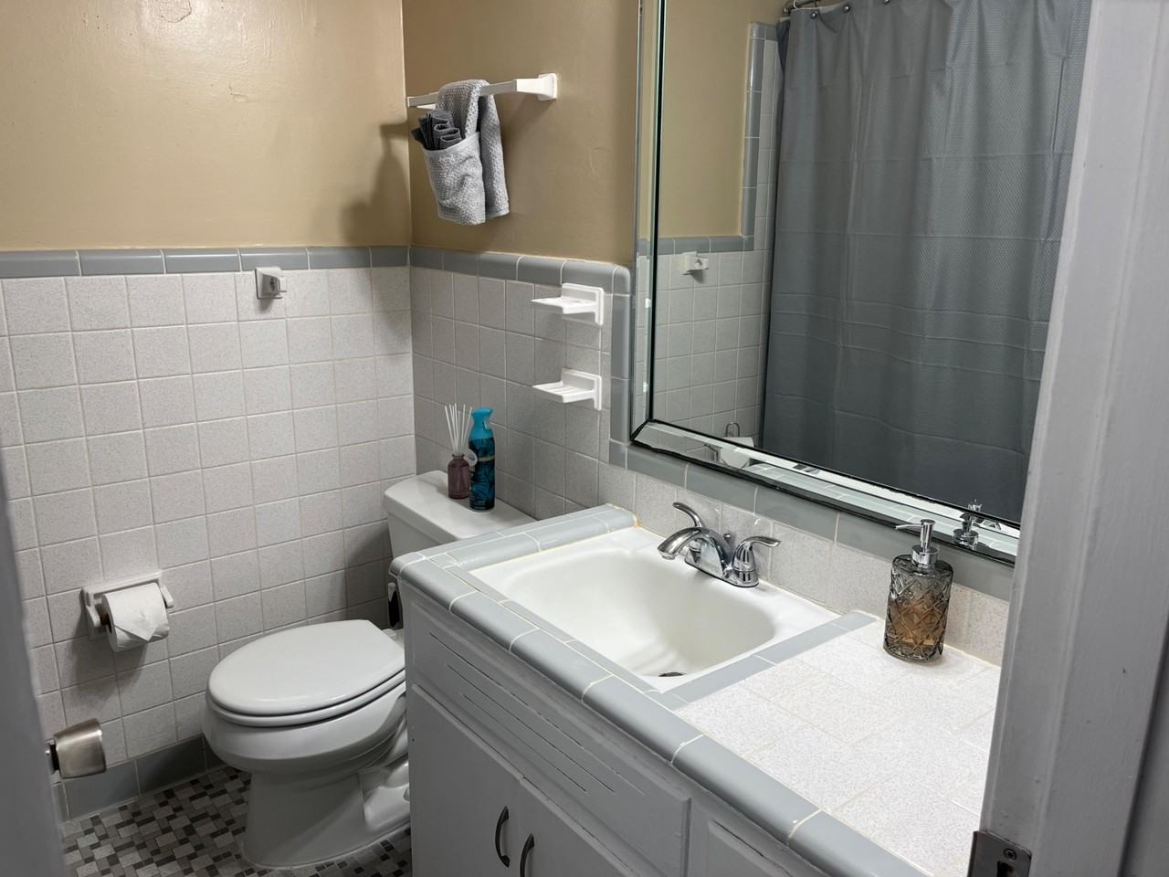 Garden Ln - Photo 7 of 27