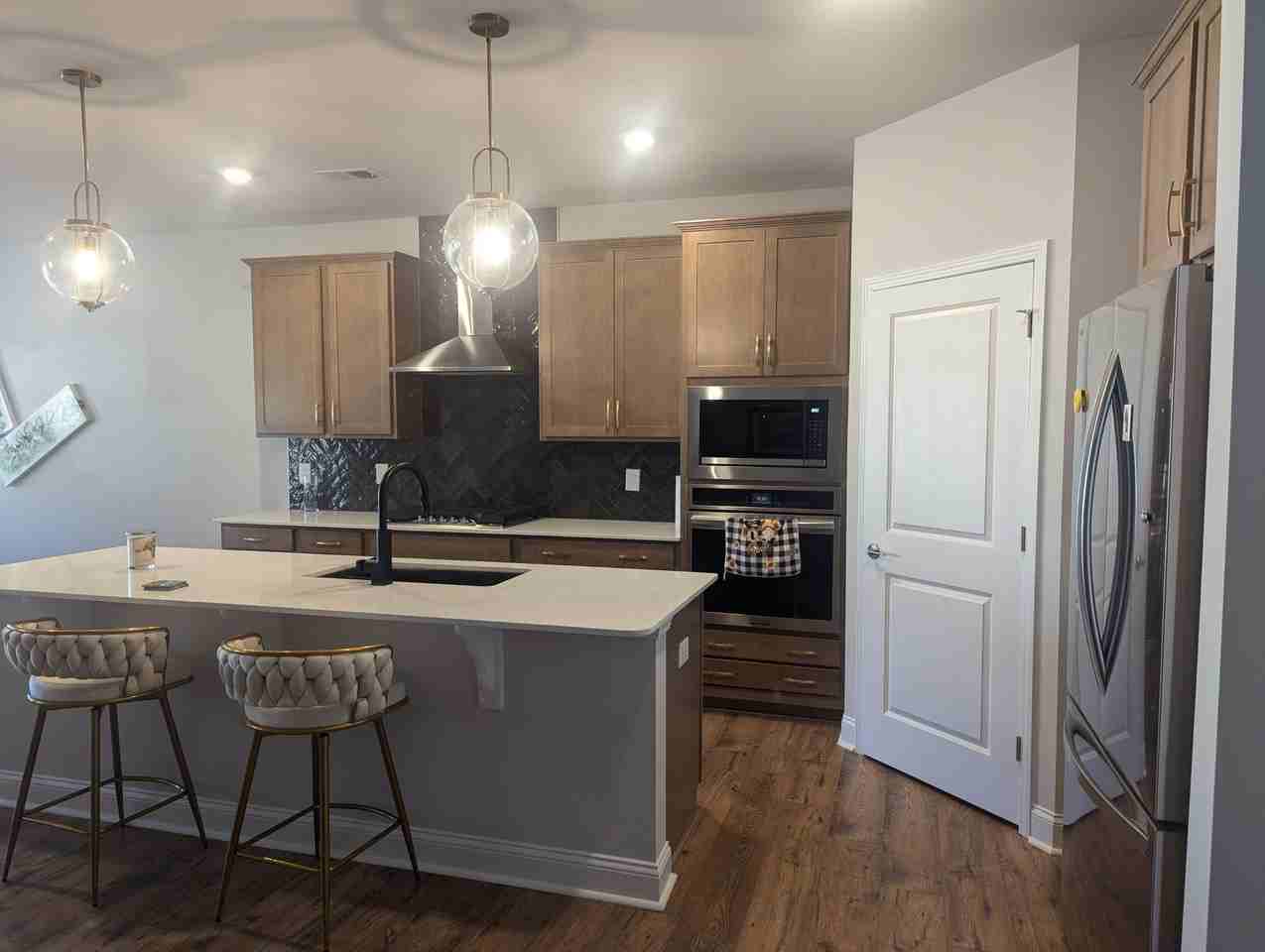 Black Walnut St - Photo 3 of 9