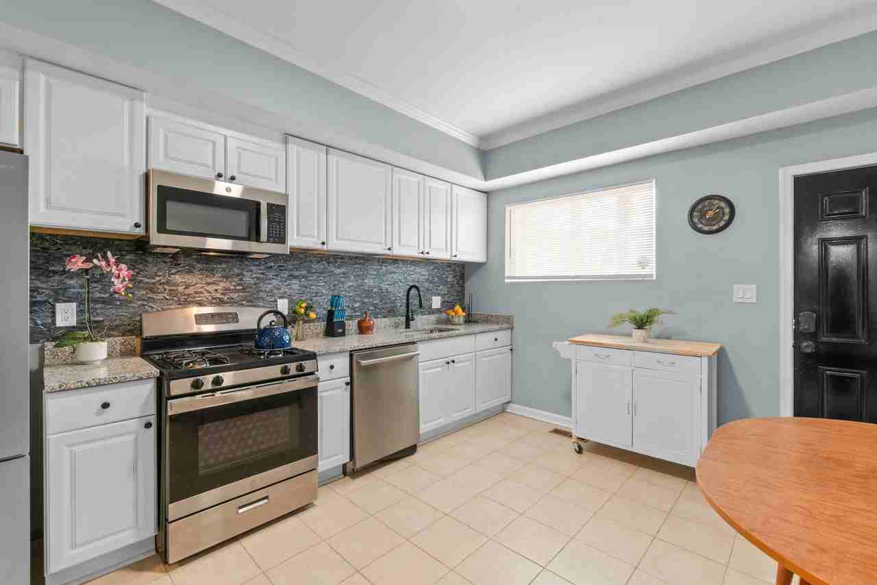 E Biddle St - Photo 3 of 18