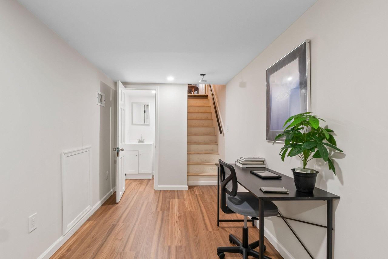 E Biddle St - Photo 4 of 18