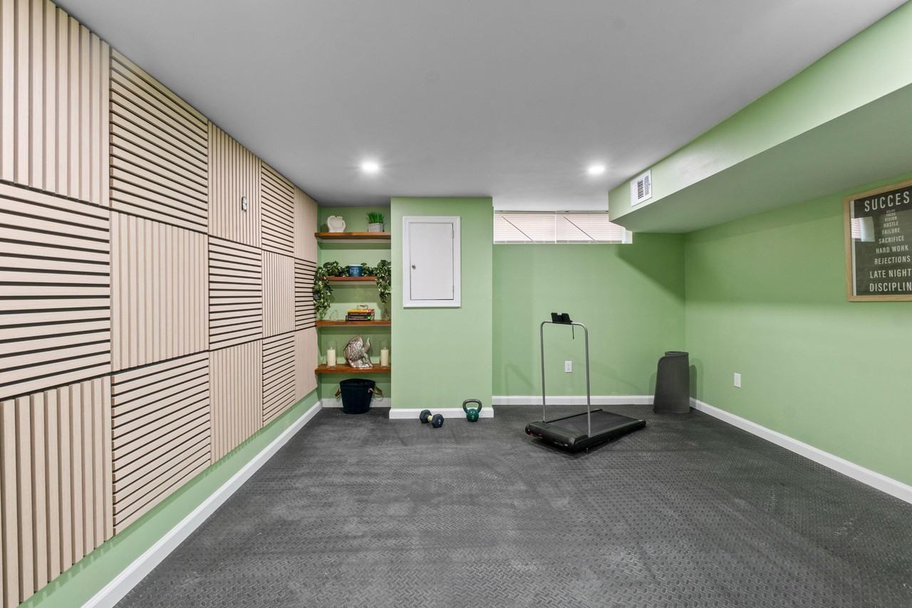 E Biddle St - Photo 6 of 18