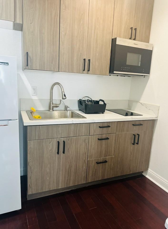 S Victoria Ave - Photo 5 of 10