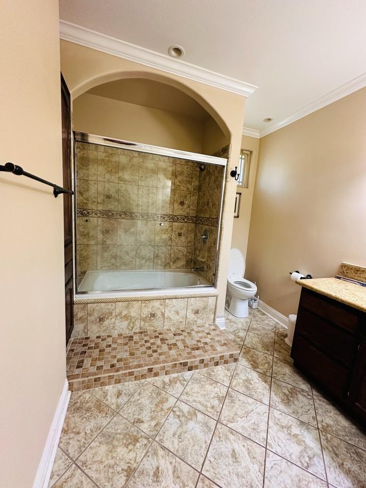 S Victoria Ave - Photo 7 of 10