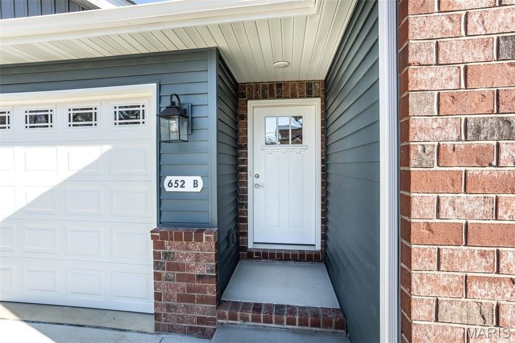 652 N Kansas St #652B - Photo 2 of 29