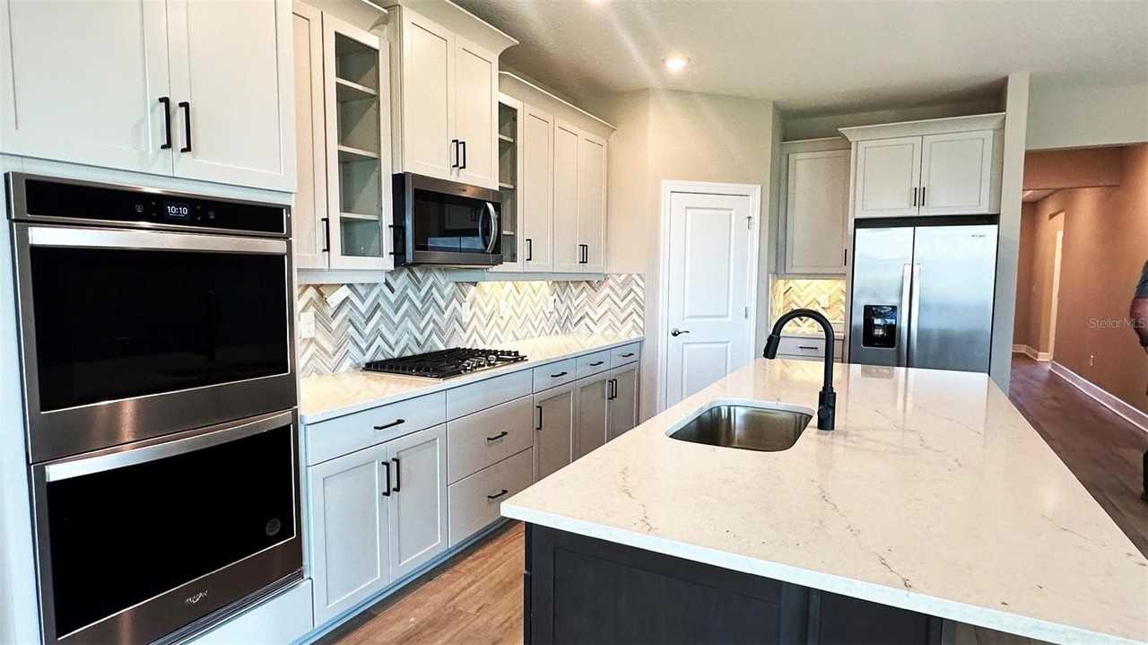 3626 Savanna Palms Ct - Photo 4 of 45