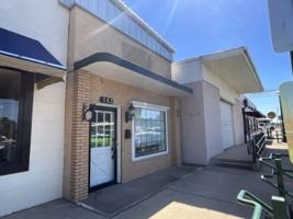 featured image of 143 W Dallas St #1