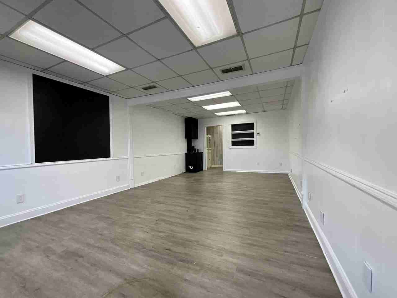 143 W Dallas St #1 - Photo 4 of 8