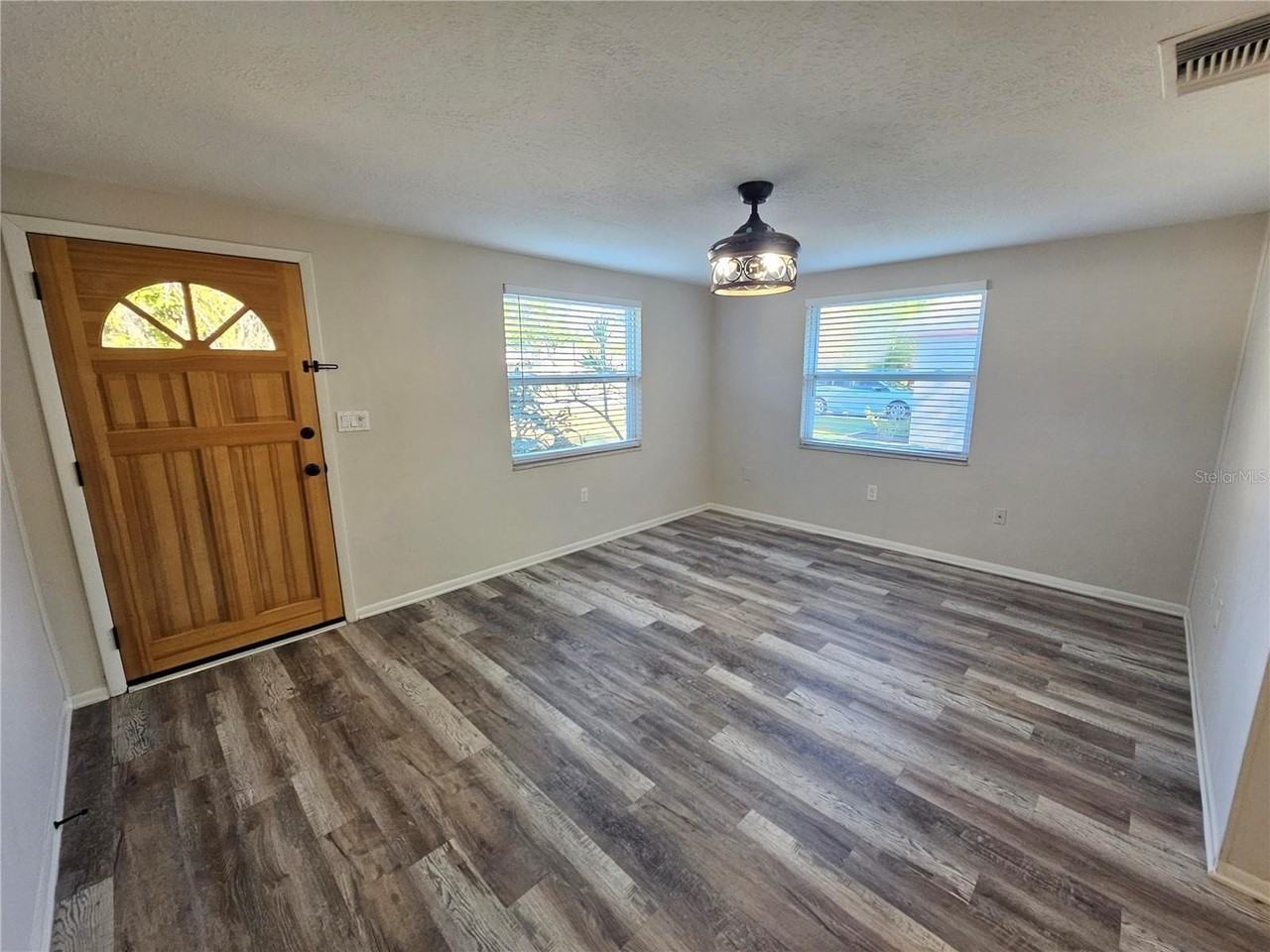 4849 Camphor Ave - Photo 6 of 27