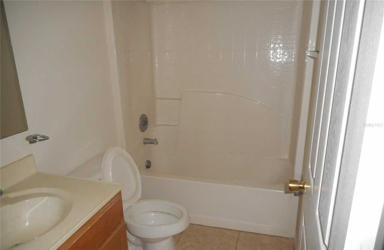 950 Derbyshire Dr - Photo 6 of 12