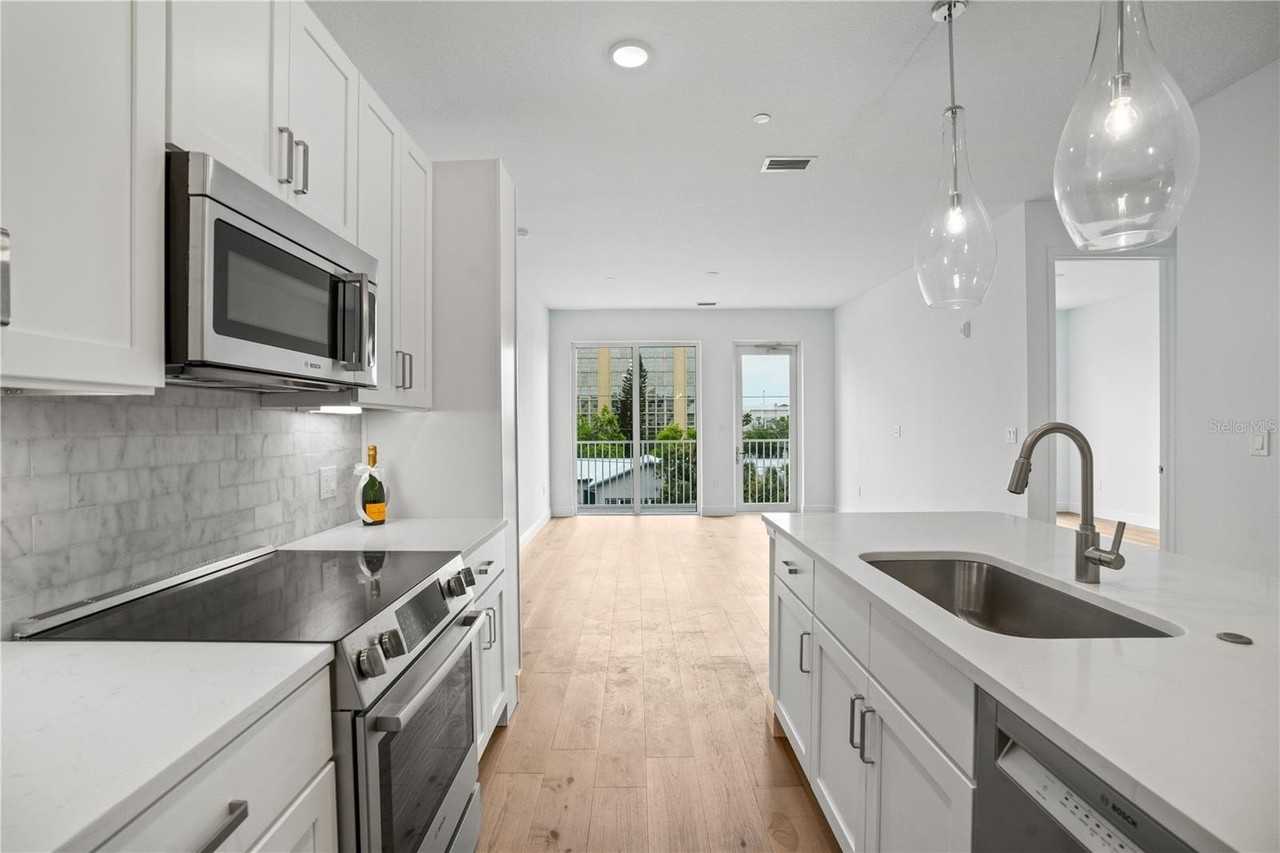 600 3rd Ave S #307 - Photo 5 of 32