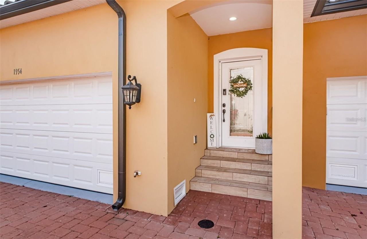 1954 Freedom Dr - Photo 3 of 31