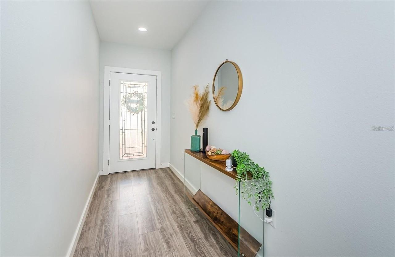 1954 Freedom Dr - Photo 4 of 31