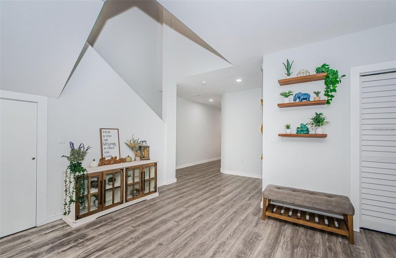 1954 Freedom Dr - Photo 5 of 31